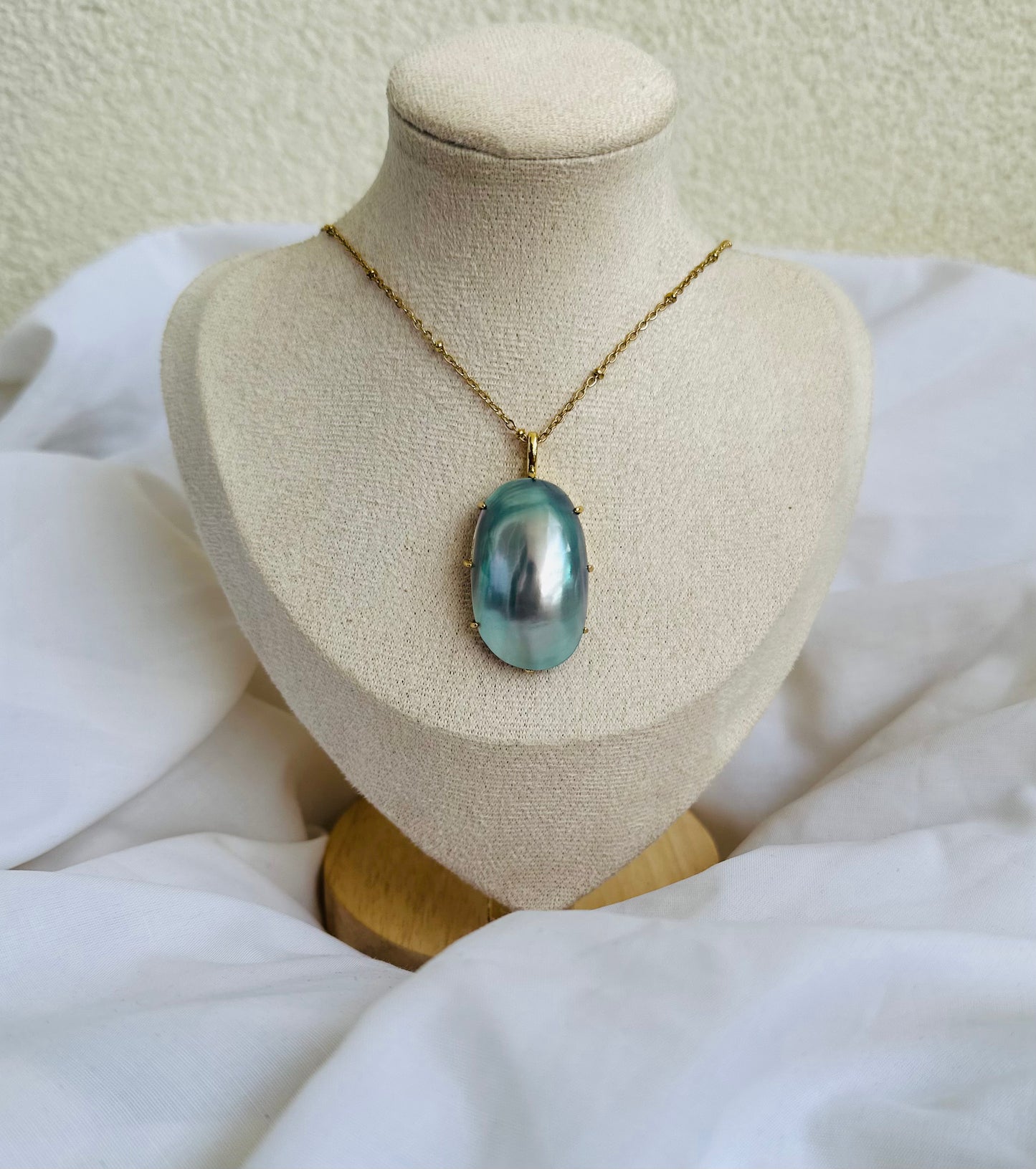 Collier Mabé