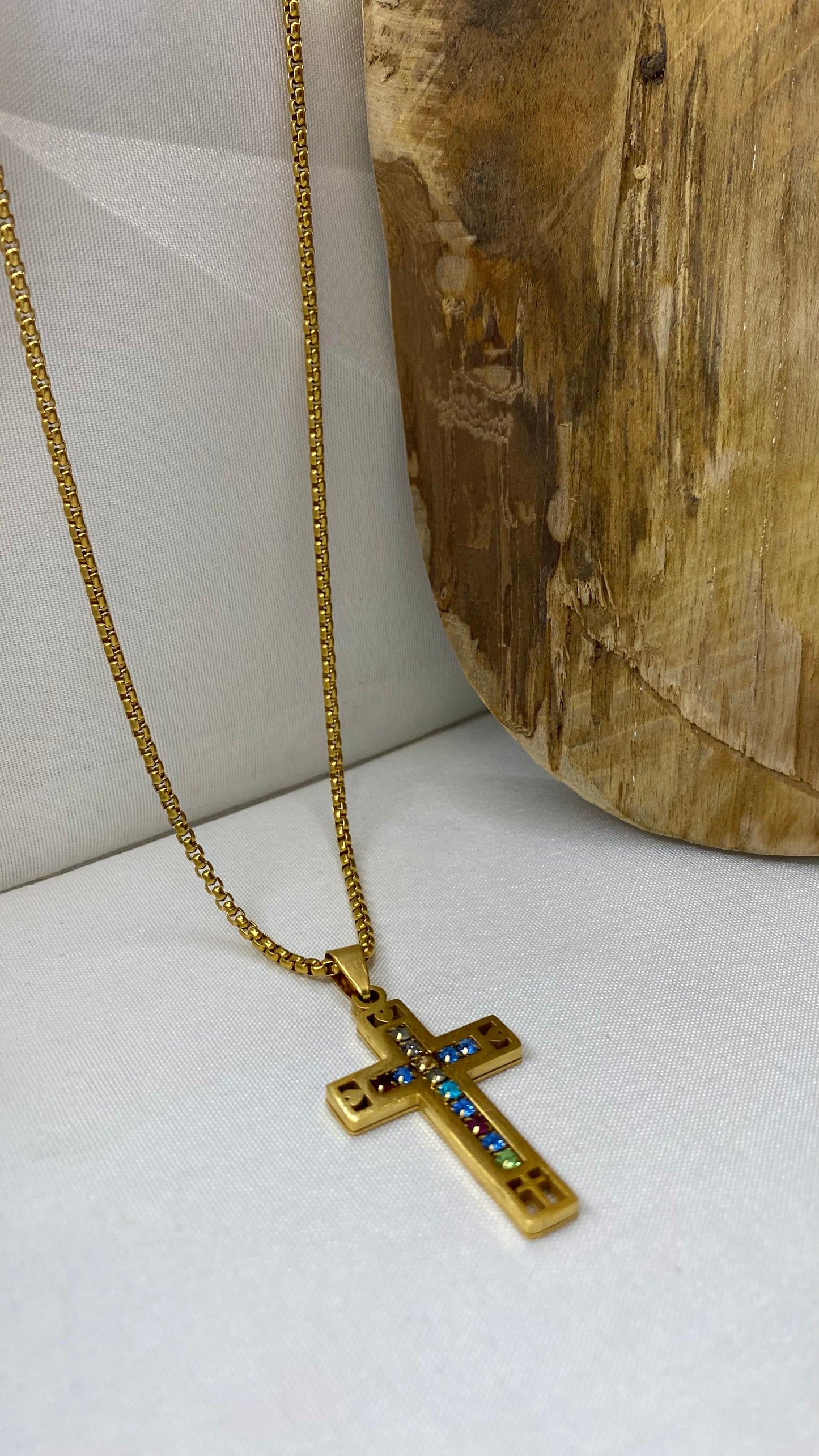 Chaîne pendentif croix